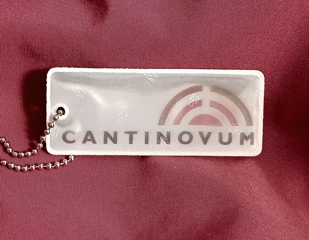Cantinovum -heijastin